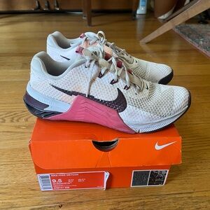Nike Free Women’s Metcon - Size 9.5 (Pink + Cool Grey)